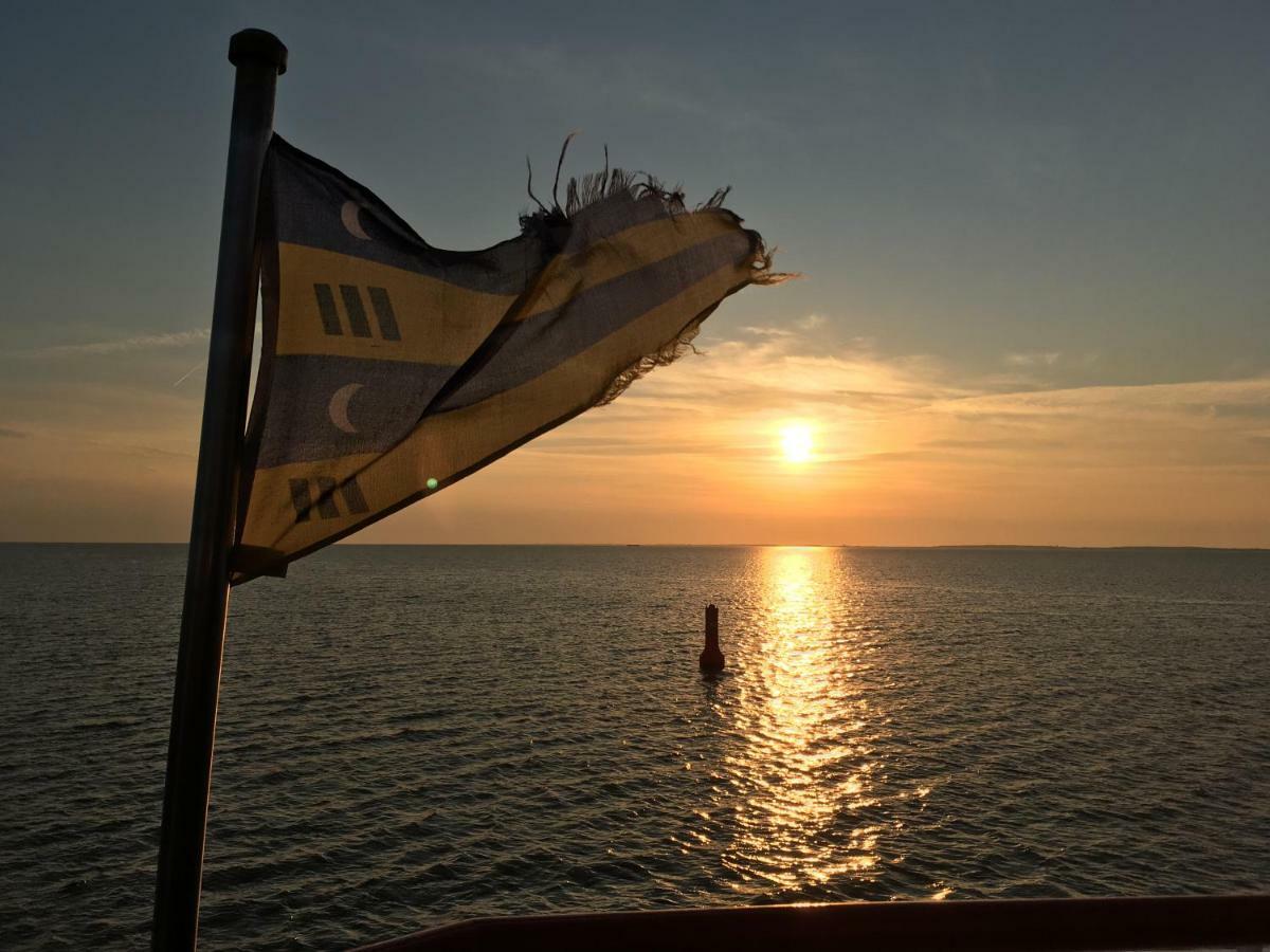 Naar Zee op Ameland Buren  Buitenkant foto